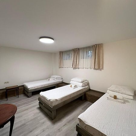 Kubu Ground Floor Rooms Klaipėda Eksteriør billede