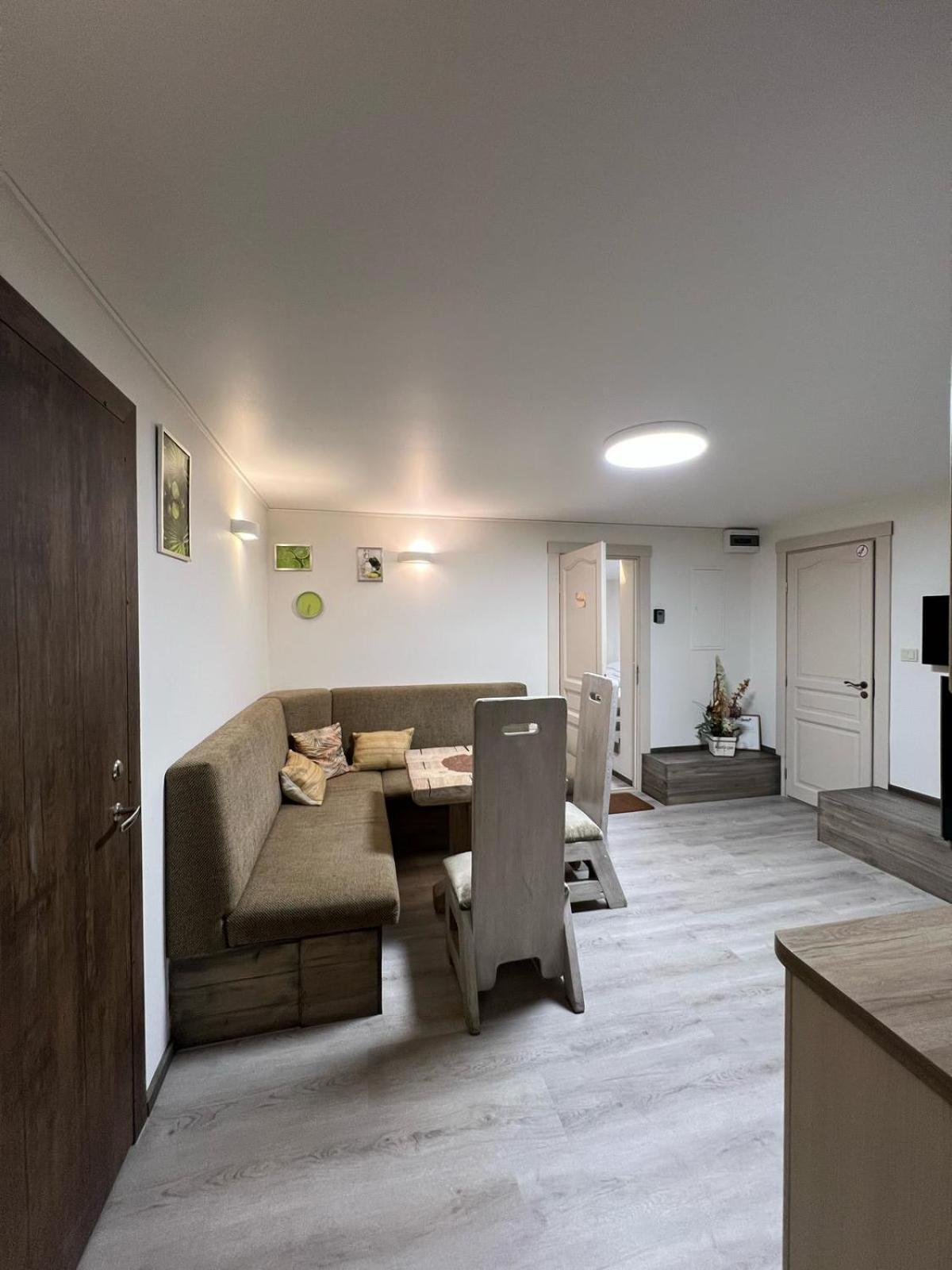 Kubu Ground Floor Rooms Klaipėda Eksteriør billede